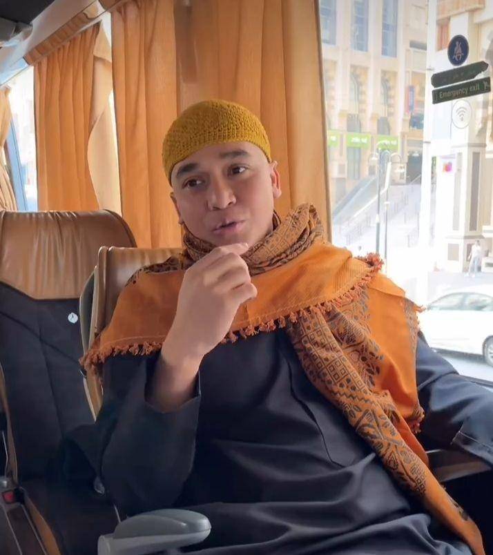 potret perjalanan umrah Billy Syahputra (instagram.com/syafiqrizabasalamah_official)