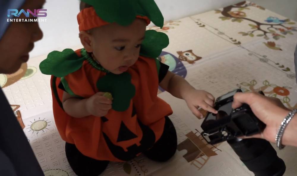 momen di balik pemotretan Rayyanza rayakan Halloween (youtube.com/RANS Entertainment)
