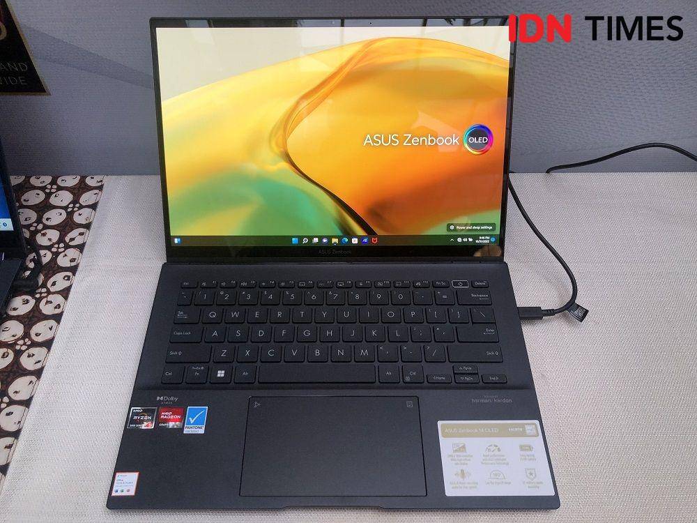 ilustrasi ASUS Zenbook S 13 OLED (UM5302) (IDN Times/Rifki Wuda Sudirman)