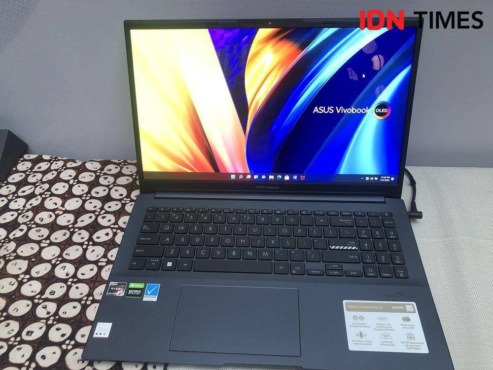 ilustrasi Vivobook Pro 15 OLED (M6500) (IDN Times/Rifki Wuda Sudirman)