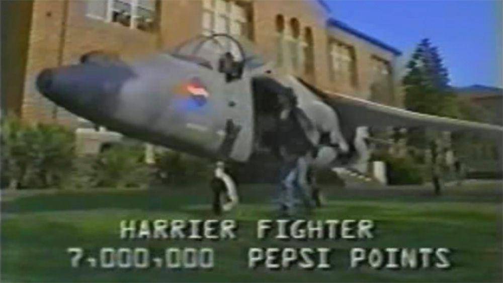 Iklan Pepsi berhadiah pesawat jet (dok. Netflix/Pepsi, Where's My Jet?)