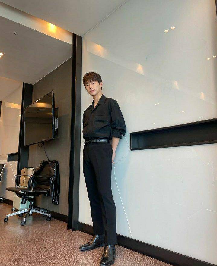 ootd Bae In Hyuk (instagram.com/inhyuk_bb)