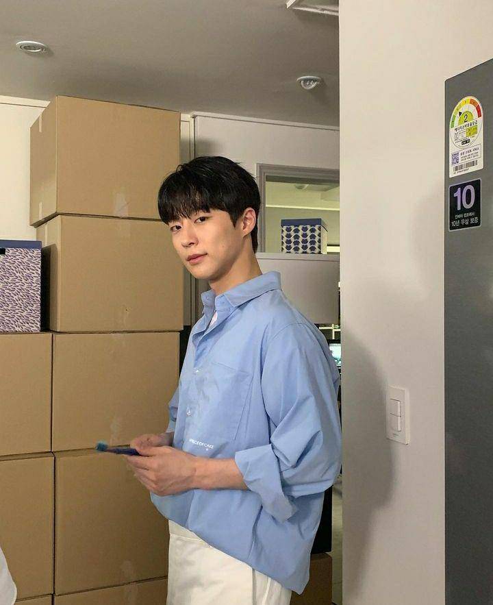 ootd Bae In Hyuk (instagram.com/inhyuk_bb)