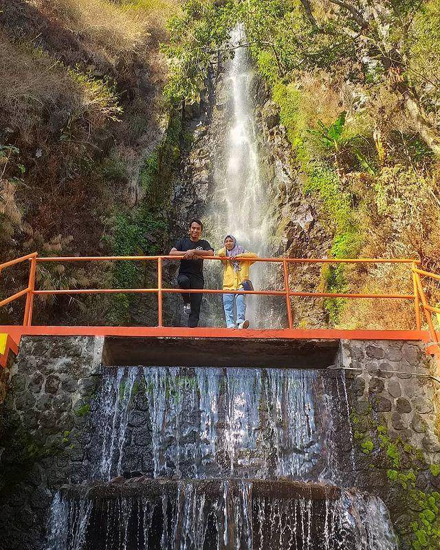 potret air terjun tirtosari (instagram.com/indahsari_chan)