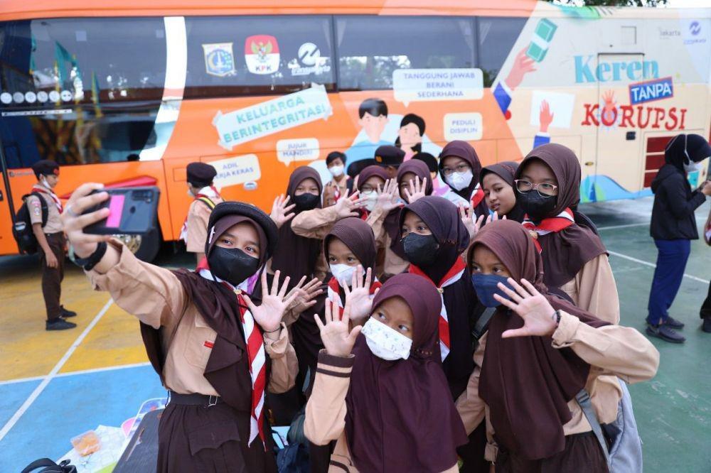Pelajar di Jakarta Utara Kedatangan Bus Anti Korupsi