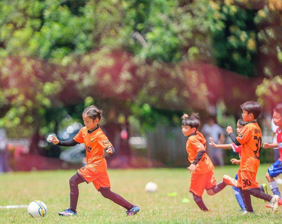 potret anak Zaskia Adya Mecca saat tanding bola (instagram.com/zaskiadyamecca)