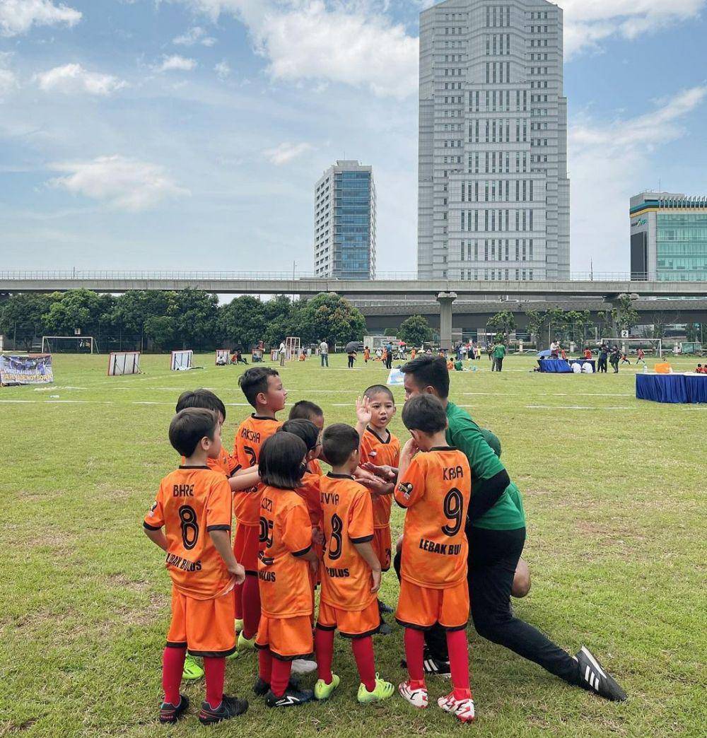 potret anak Zaskia Adya Mecca saat tanding bola (instagram.com/zaskiadyamecca)