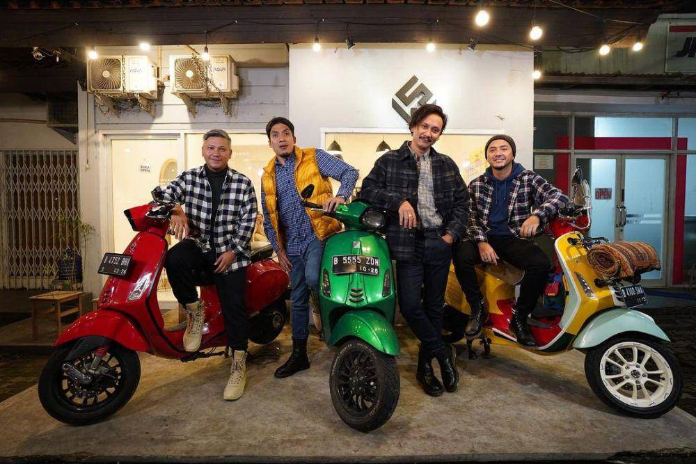 Vincent, Desta, Gading, dan Omesh (instagram.com/vincentrompies)