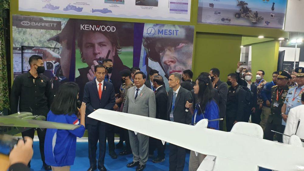 PTDI Pamerkan Pesawat N219 Amphibi kepada Presiden Jokowi