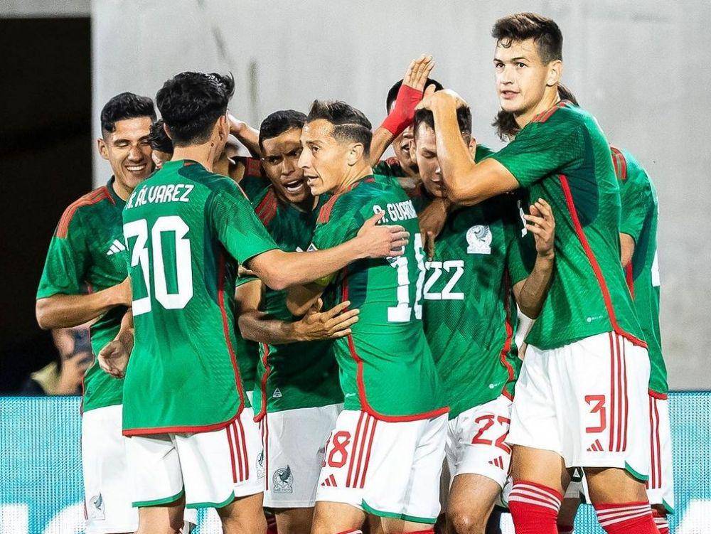 Para pemain Timnas Meksiko merayakan gol. (instagram.com/miseleccionmx)