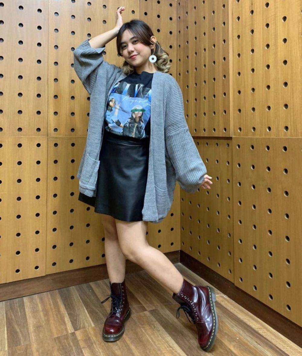 padu padan mini skirt ala Ziva Magnolya (instagram.com/zivamagnolya)