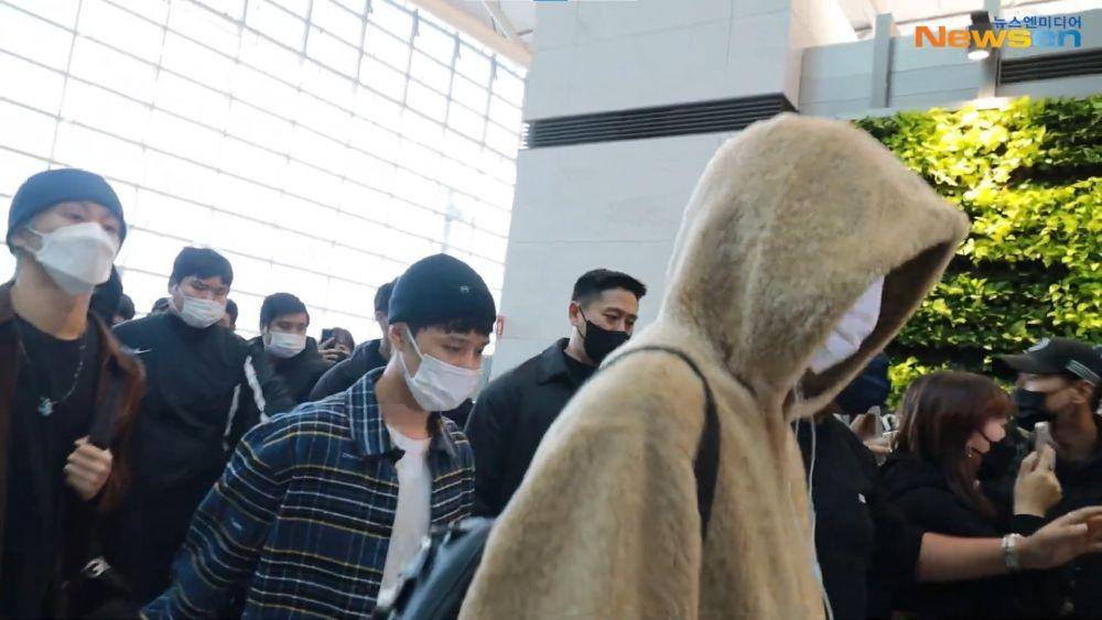 NCT 127 di Bandara Incheon untuk terbang ke Indonesia (YouTube.com/ 뉴스엔·NewsenTV·KOREA Entertainment news /)