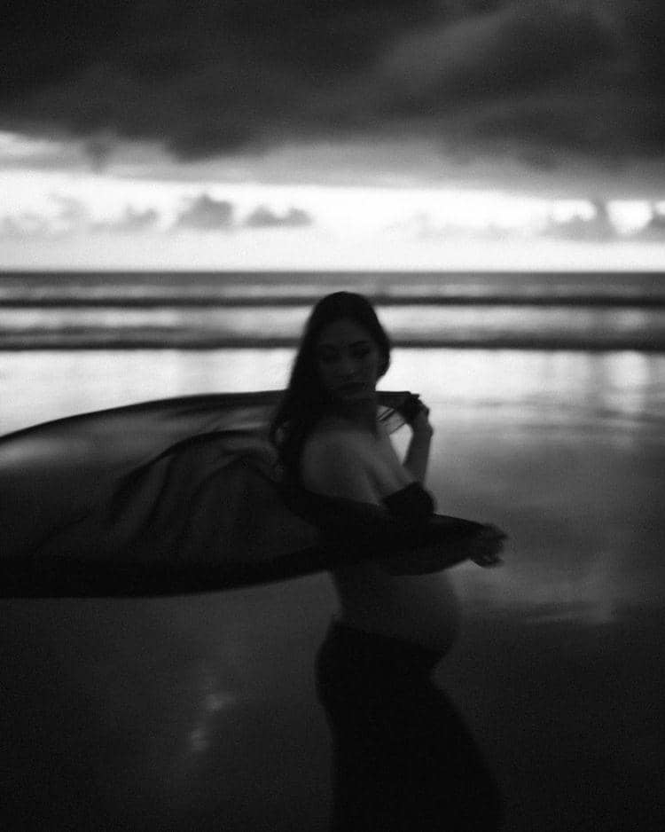 maternity shoot Nadia Saphira (instagram.com/nadsap)