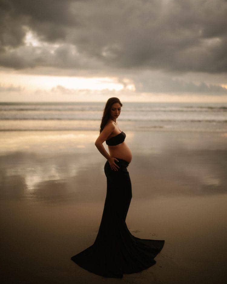 maternity shoot Nadia Saphira (instagram.com/nadsap)