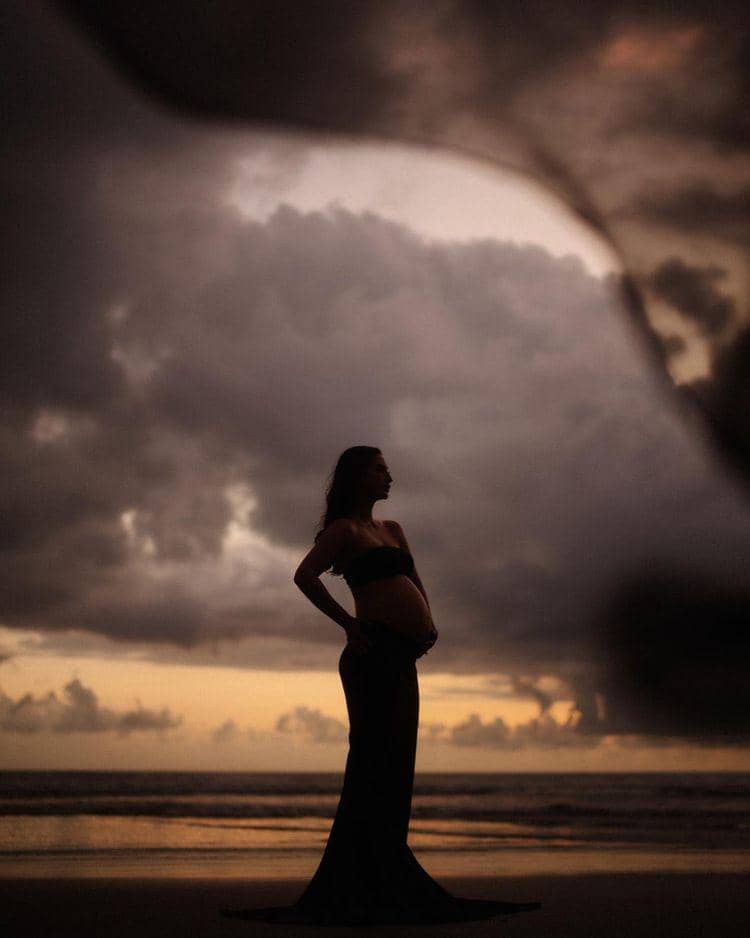 maternity shoot Nadia Saphira (instagram.com/nadsap)