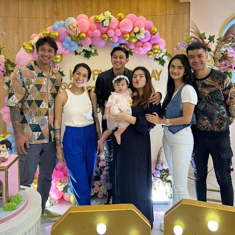 potret kejutan ultah ke-28 Felicya Angelista (instagram.com/mieke_amalia)