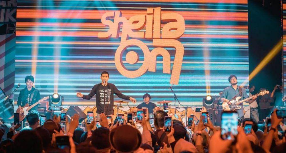 Konser Sheila on 7. (ig/sheilaon7)