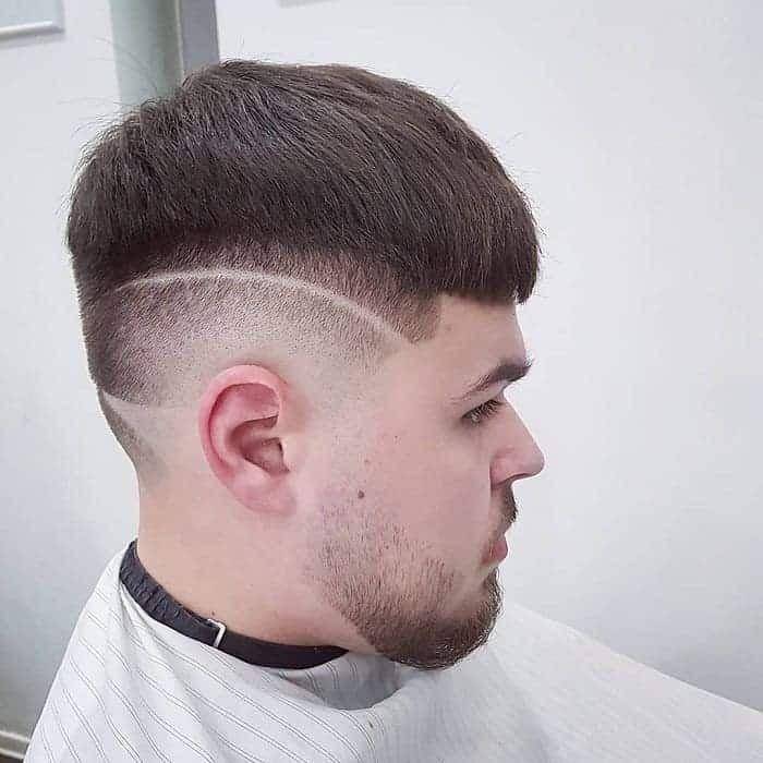 Caesar cut dengan line up (coolmenshair.com)