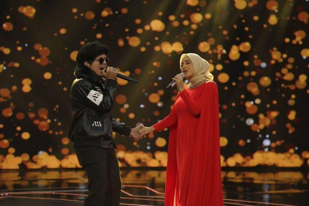 Atta Halilintar dan Aurel Hermansyah meriahkan panggung For You Stage (Dok. TikTok)