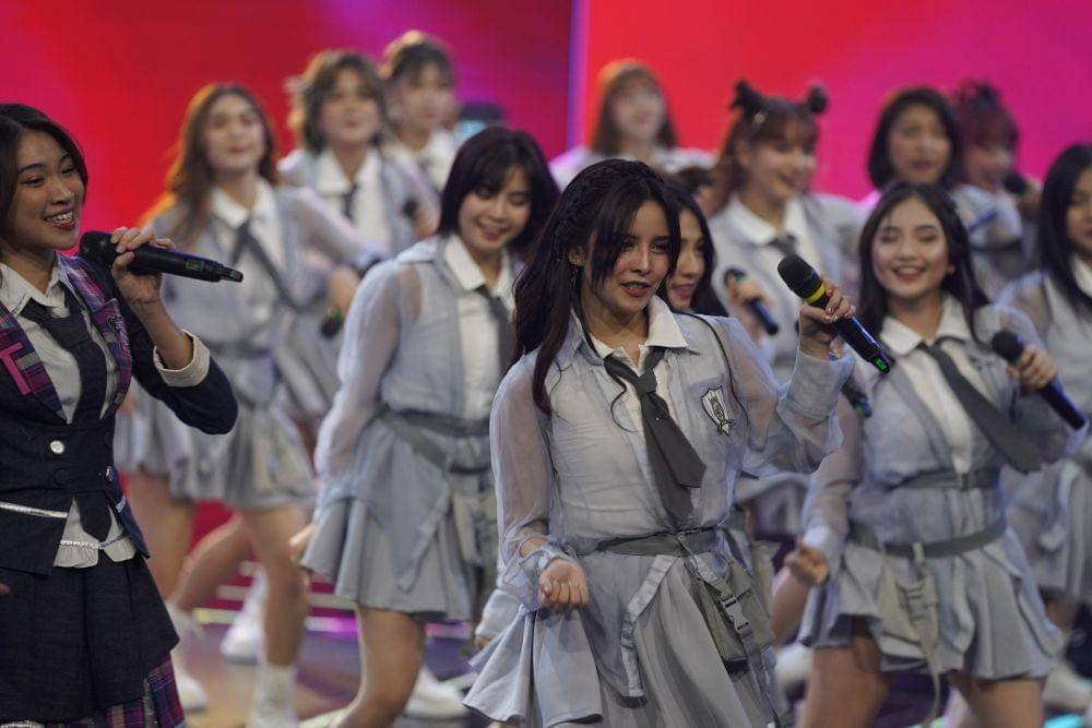Momen keseruan kolaborasi JKT48 dan MNL48 untuk pertama kalinya di acara TikTok For You Stage (Dok. TikTok)