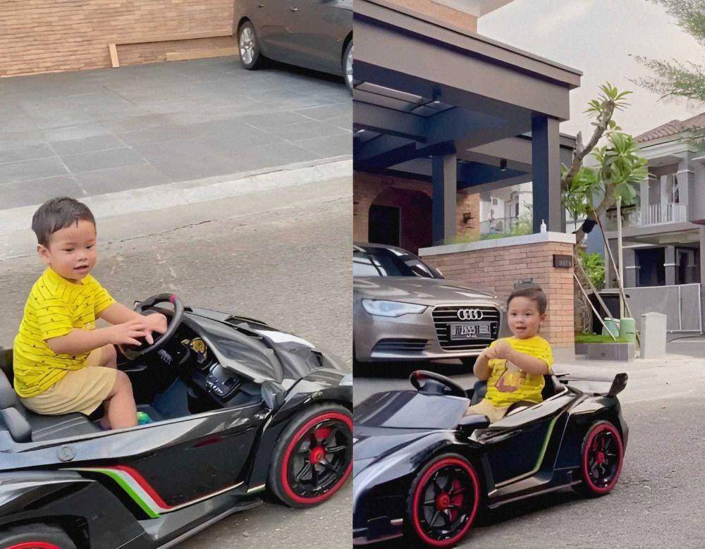 Gala naik mobil-mobilan (instagram.com/galaasky)