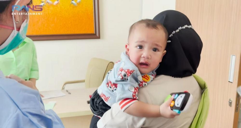 9 Momen Rayyanza saat Disuntik Vaksin, Sedih Cipung Nangis Kencang!