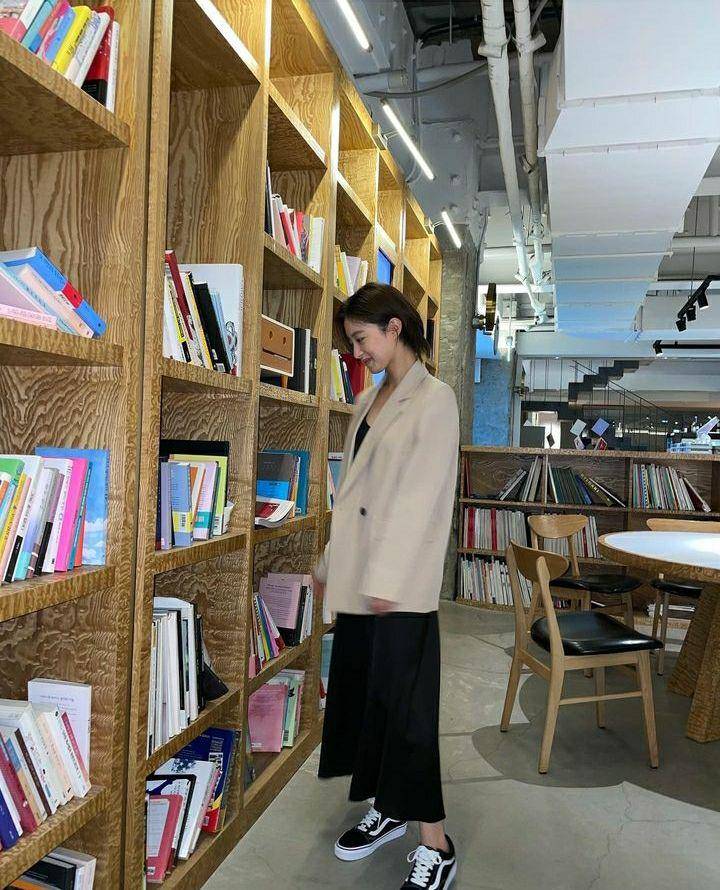 ootd Lee Se Young (instagram.com/seyoung_10)