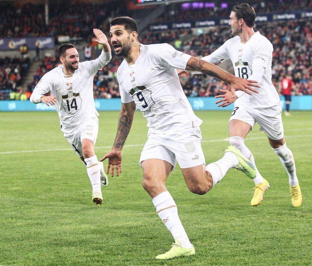 Para pemain Timnas Sebia merayakan gol. (instagram.com/fudbalskisavezsrbije)