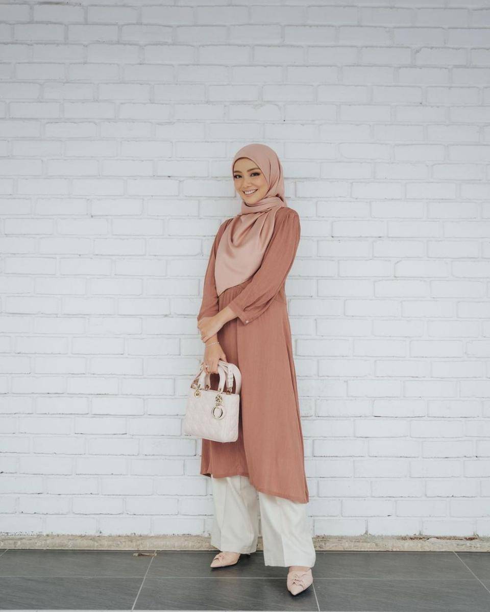 OOTD fashionable Mira Filzah (instagram.com/mfmirafilzah)