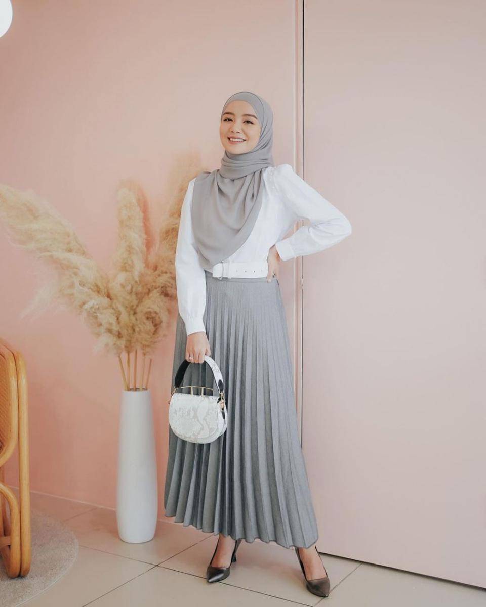 OOTD fashionable Mira Filzah (instagram.com/mfmirafilzah)
