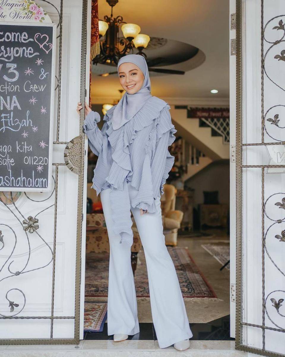 OOTD fashionable Mira Filzah (instagram.com/mfmirafilzah)