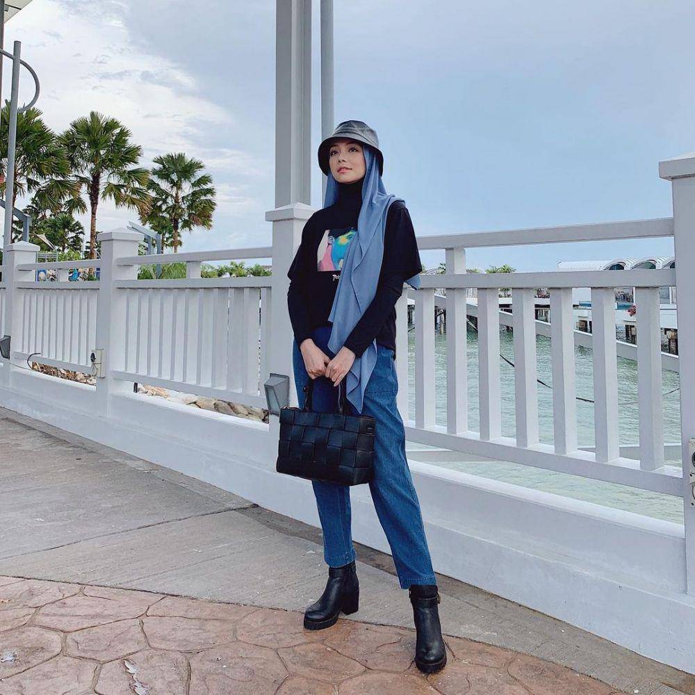 OOTD fashionable Mira Filzah (instagram.com/mfmirafilzah)
