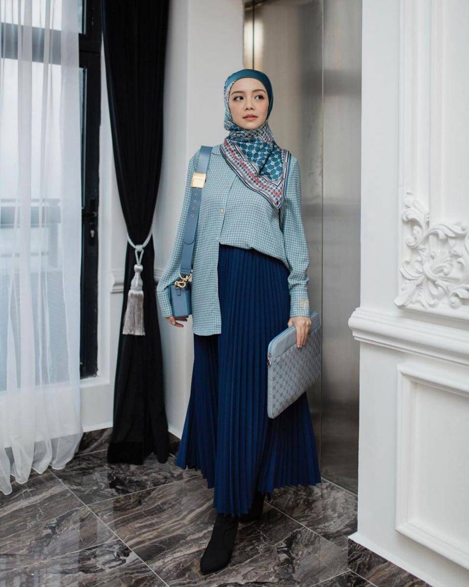 OOTD fashionable Mira Filzah (instagram.com/mfmirafilzah)