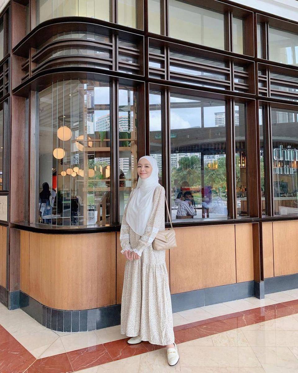 OOTD fashionable Mira Filzah (instagram.com/mfmirafilzah)