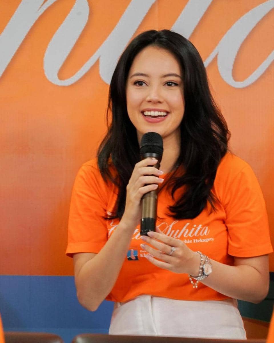 Anggika Bölsterli (instagram.com/anggikabolsterli)