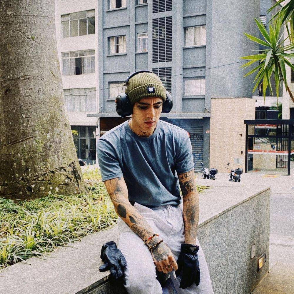 potret outfit effortless ala DPR IAN (instagram.com/dprian)