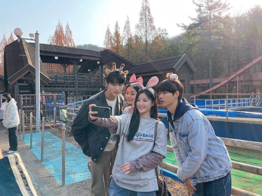 Para pemain 20th Century Girl. (ig/byeonwooseok)