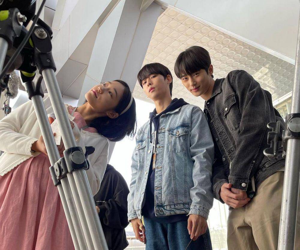 Para pemain 20th Century Girl. (ig/you_r_love)