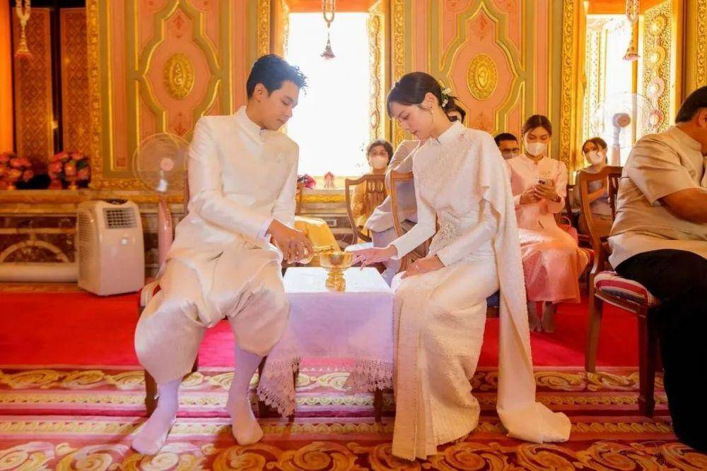 Dan Worrawech dan Pattie Ungsumalynn (instagram.com/fc_danwd)
