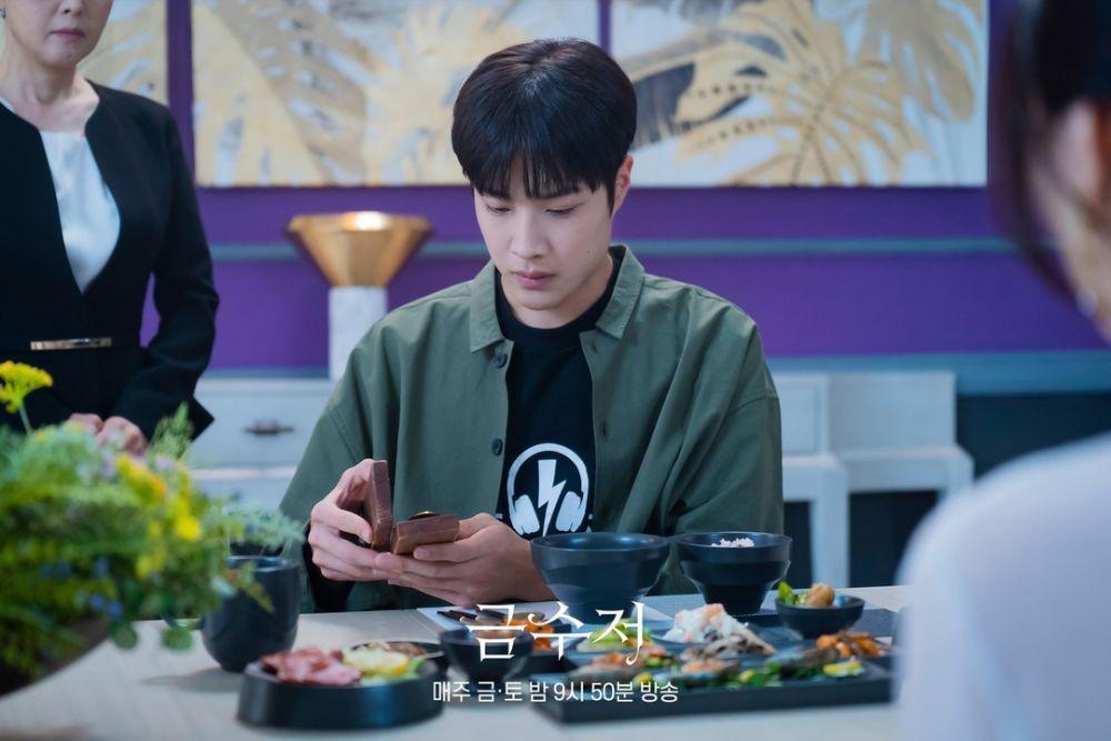 5 Alasan Taeyong Lebih Baik Jadi Seung Cheon Saja di The Golden Spoon
