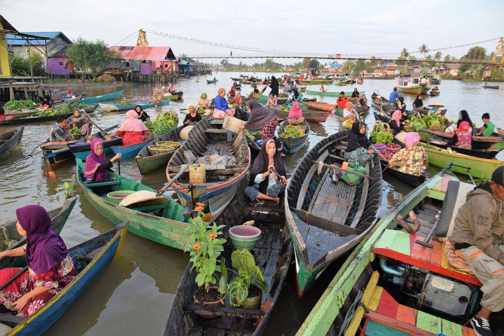Pasar Terapung Banjarmasin (pixabay.com.Vanzonneveld)