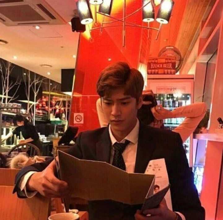 Aktor Na In Woo (instagram.com/10042n00)