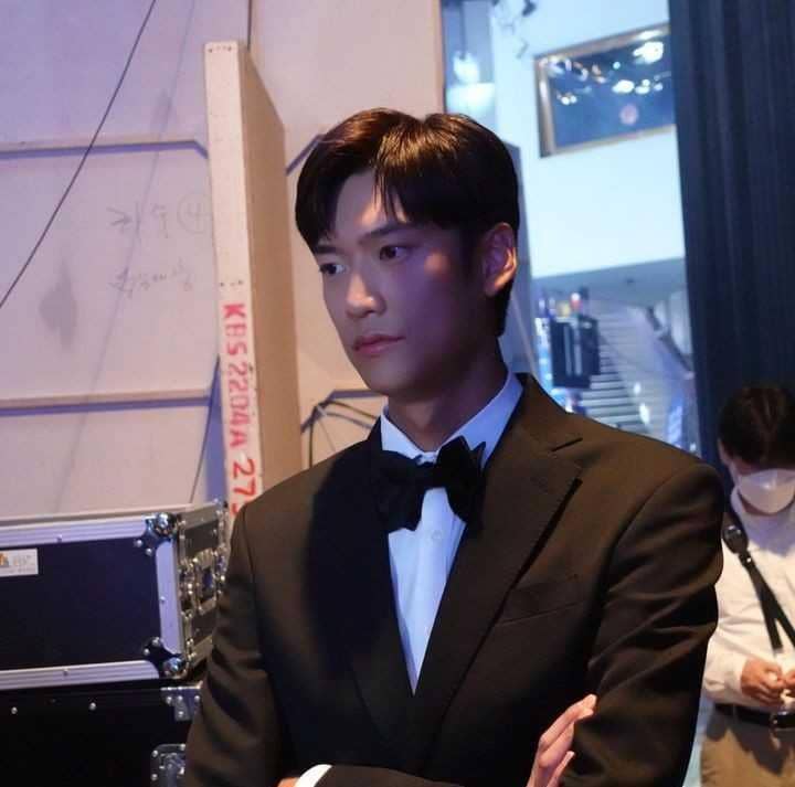 Aktor Na In Woo (instagram.com/10042n00)