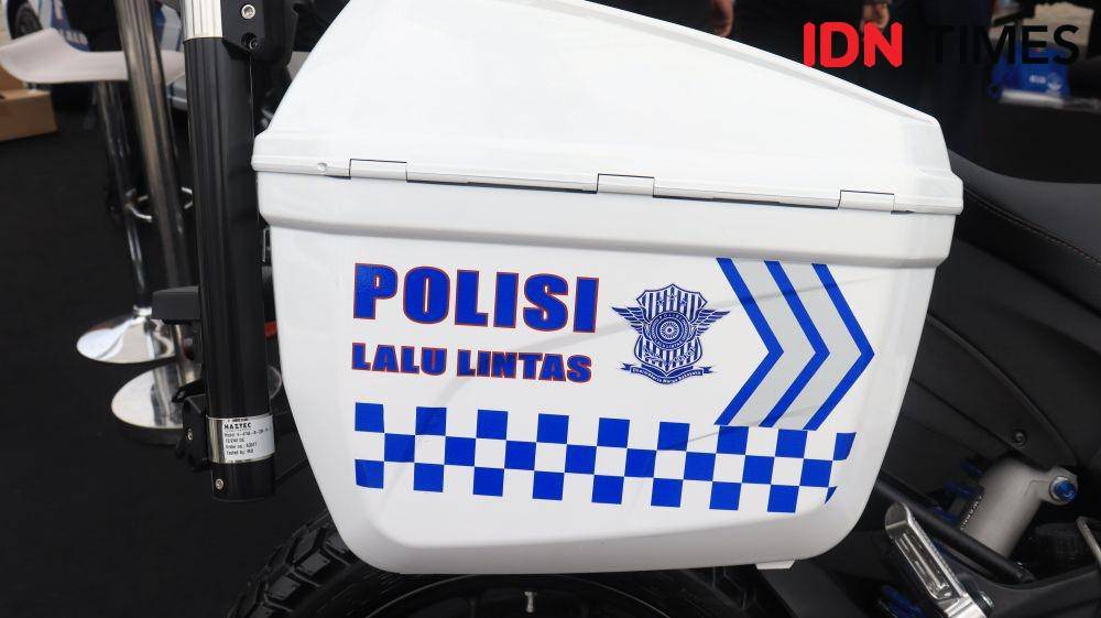 Perlengkapan kedinasan Korlantas Polri (Raihan Ali/IDN Times)