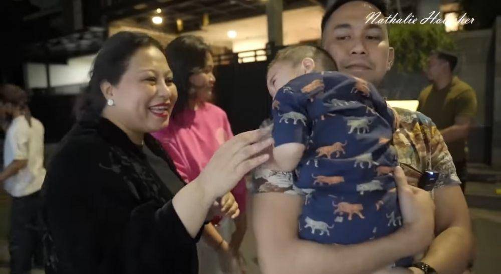 potret Adzam di ultah oma Nathalie (youtube.com/NATHALIE HOLSCHER)