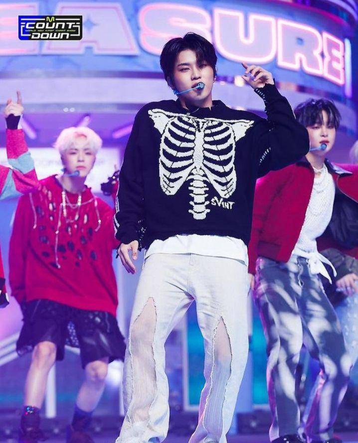 padu padan outer ala jeongwoo TREASURE (instagram.com/jonguu.noona)