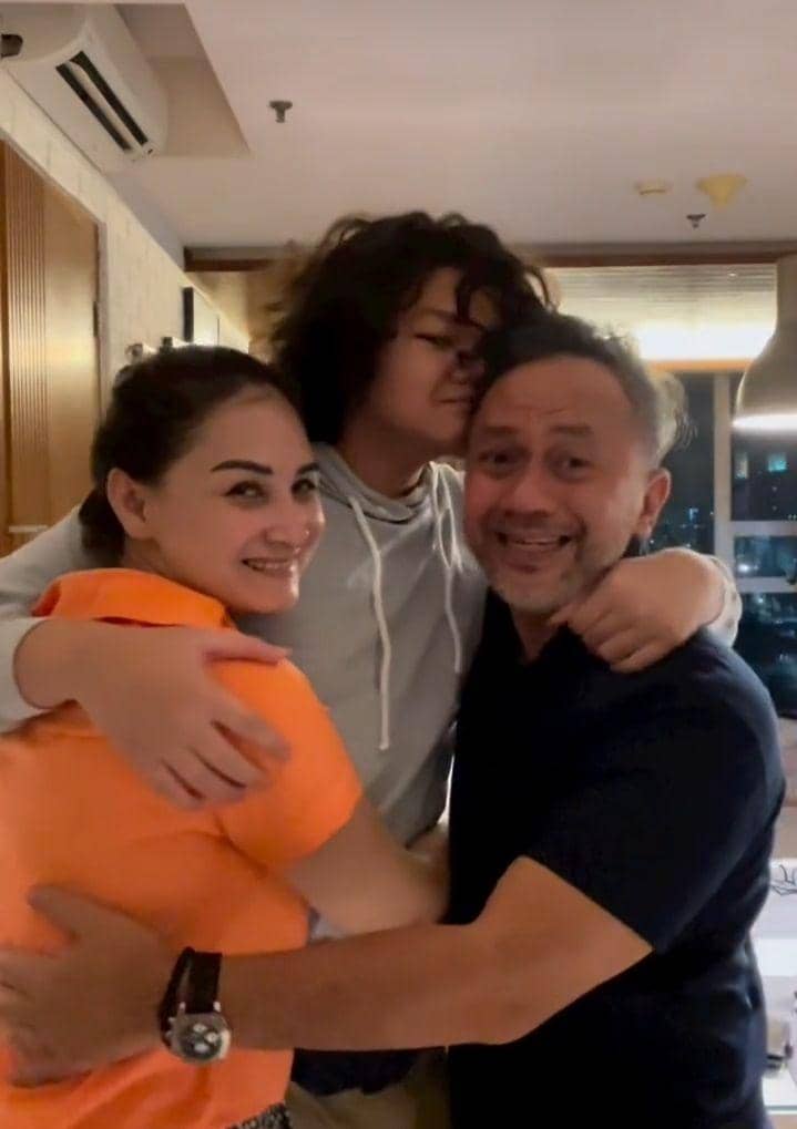 potret Raka bersama kedua orangtua (instagram.com/indrabrasco)