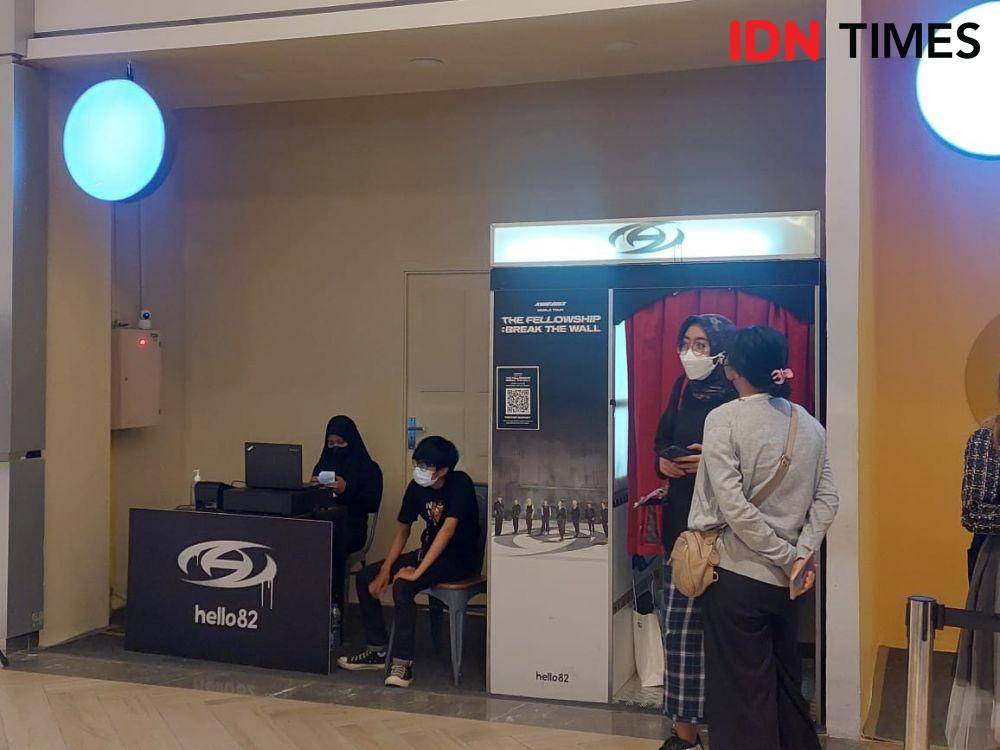 ATEEZ x hello82 INDONESIA di Hublife Taman Anggrek, Jakarta Barat, pada Jumat (4/11/2022). (IDN Times/Erfah Nanda)