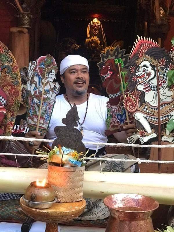 Cerita Dalang Gus Cupak Lestarikan Wayang di Bali, Ngaturang Ngayah