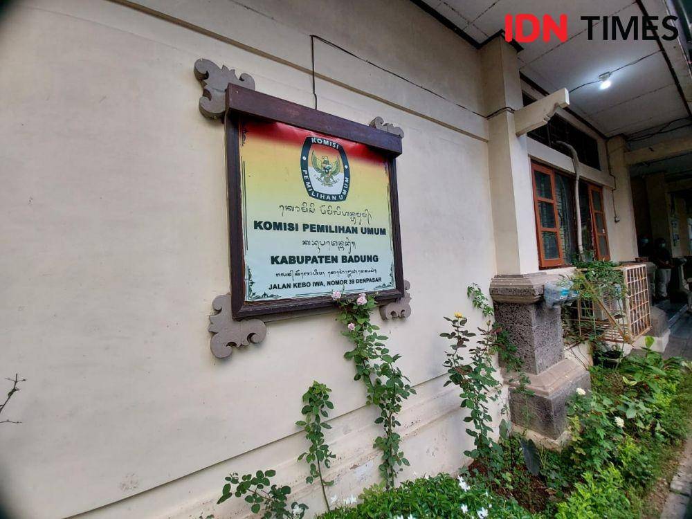 Lokasi kantor KPU Kabupaten Badung, Bali ketika dikunjungi oleh media pada Jumat, 4 November 2022. (IDN Times/Santi Dewi)